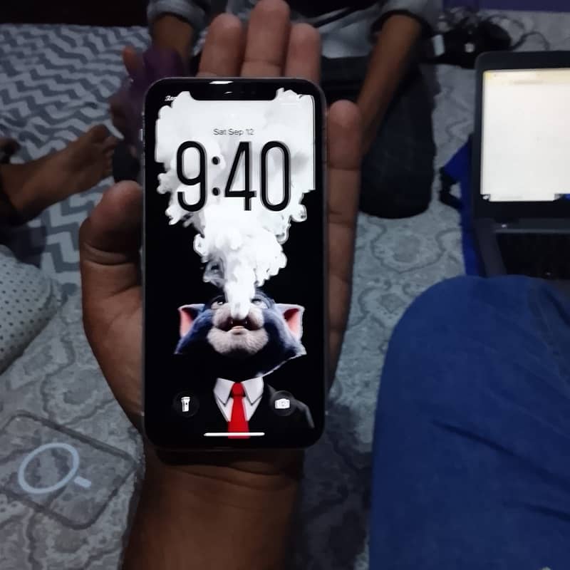 Apple iPhone 11 4