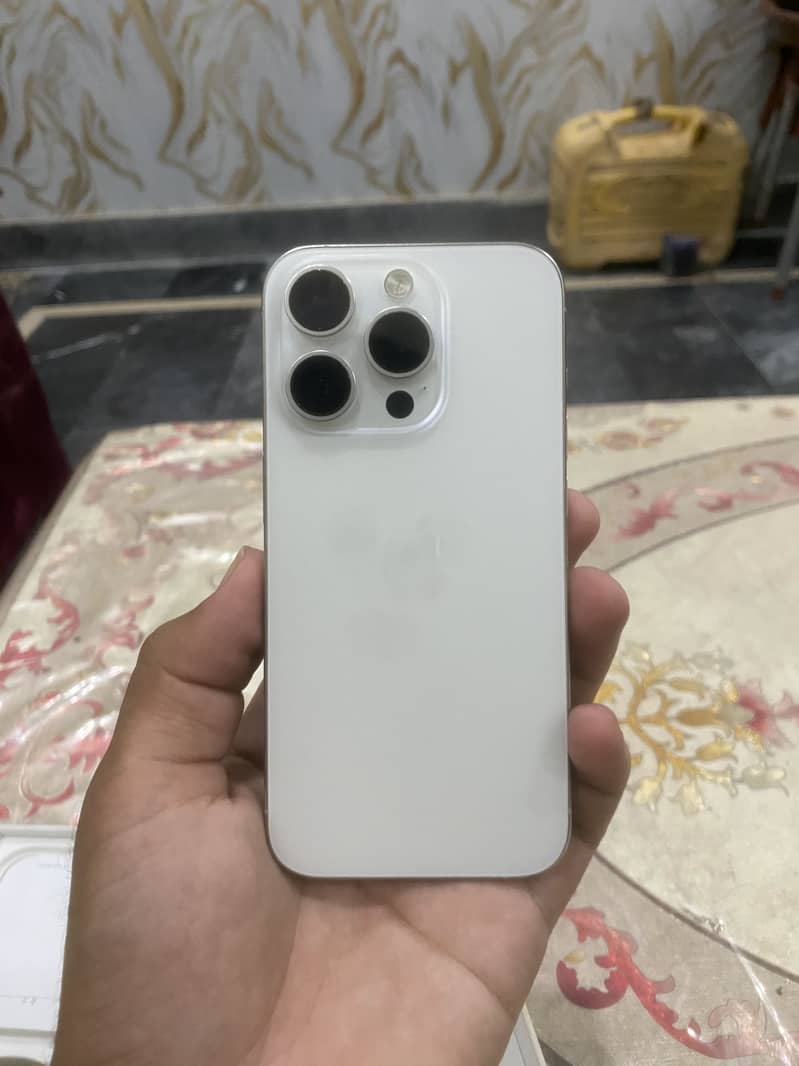 Apple iPhone 15 Pro 0