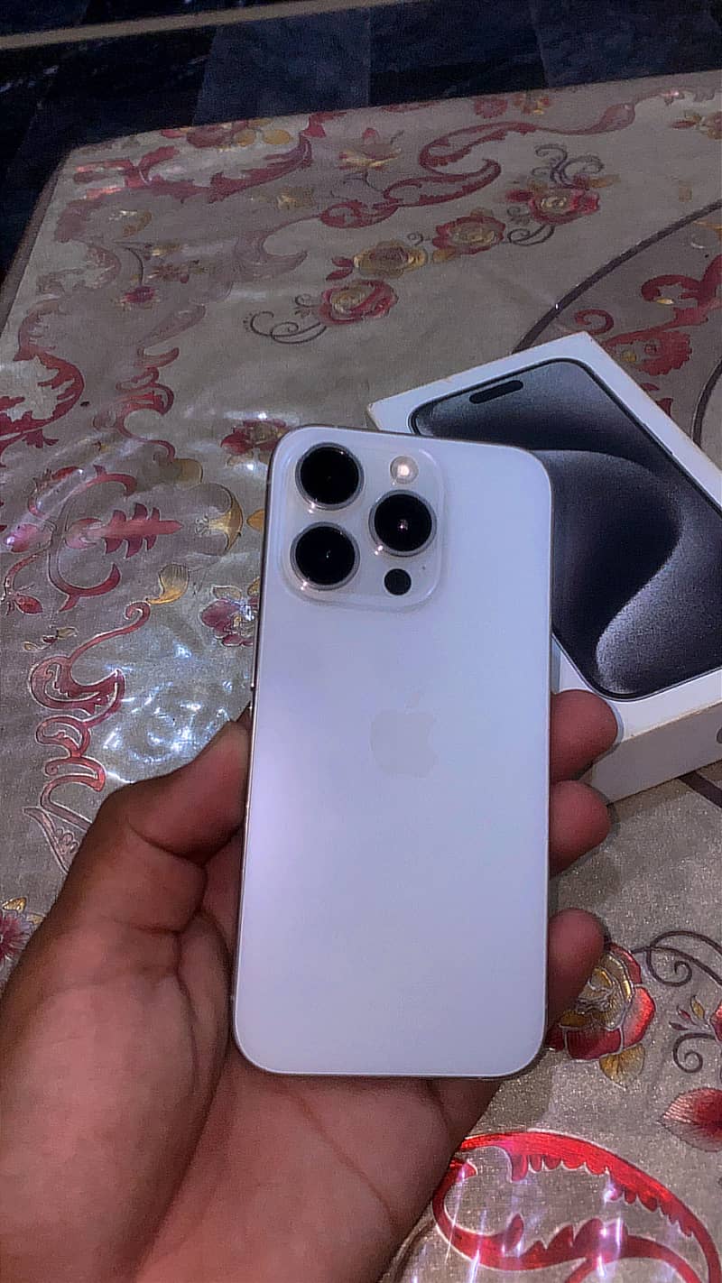 Apple iPhone 15 Pro 3