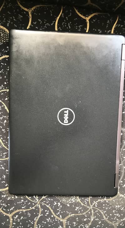 core i5 7th Gen,graphic card 128mb, ssd 178gb battery average,