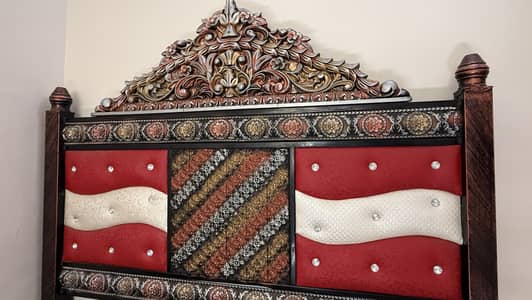 Queen Size Iron Bed for urgent  Sale – Excellent Condition