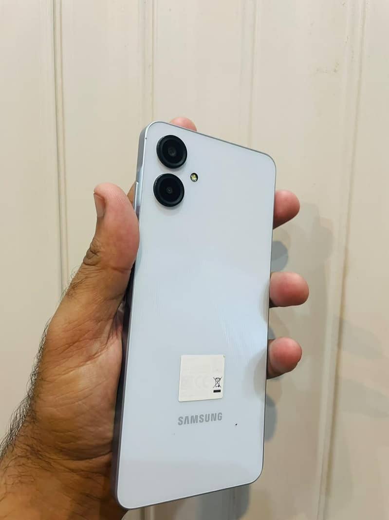 Samsung Mobile A06 7