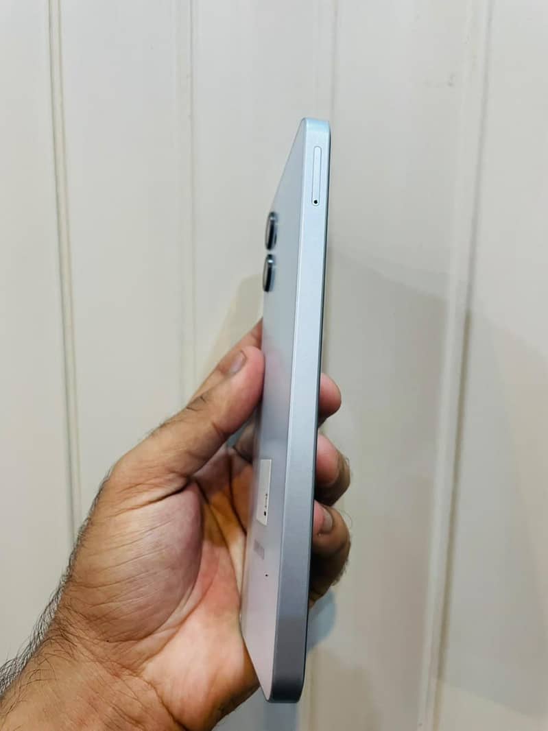 Samsung Mobile A06 8