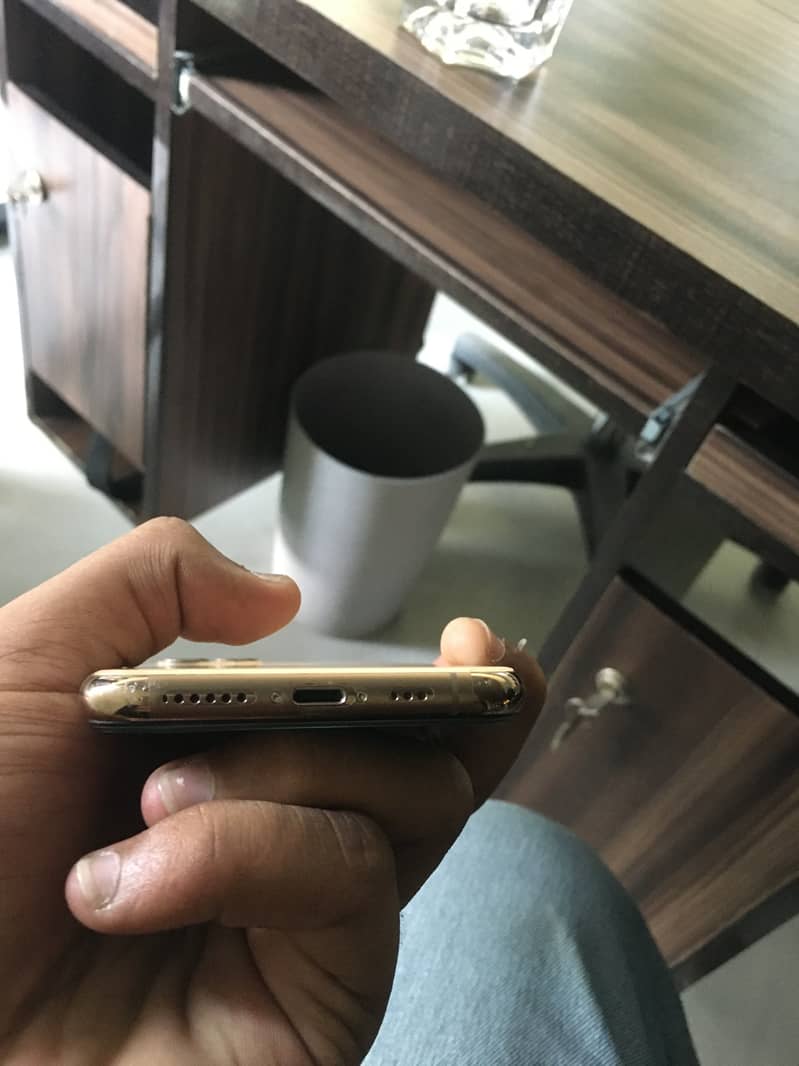 Apple iPhone 11 Pro 2