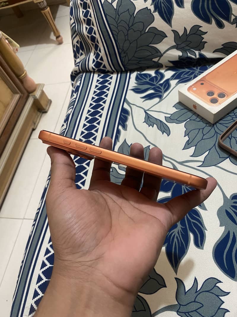 Apple iPhone 17 Pro Max 6