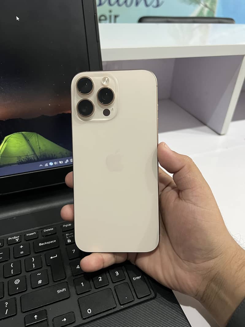 Apple iPhone 16 Pro Max 1