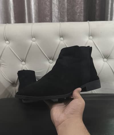 Here I upload chalsi shoes  41 size