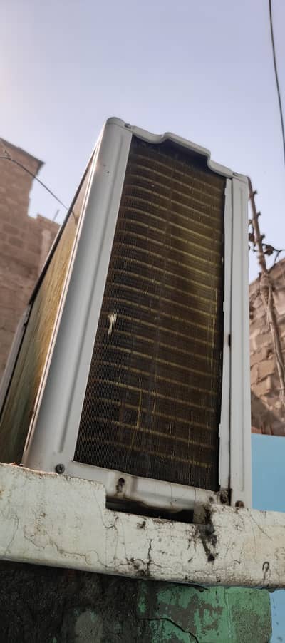 Hair Ac  1 Ton condition Normal hai