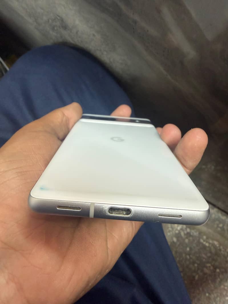 Google Pixel 7a 4