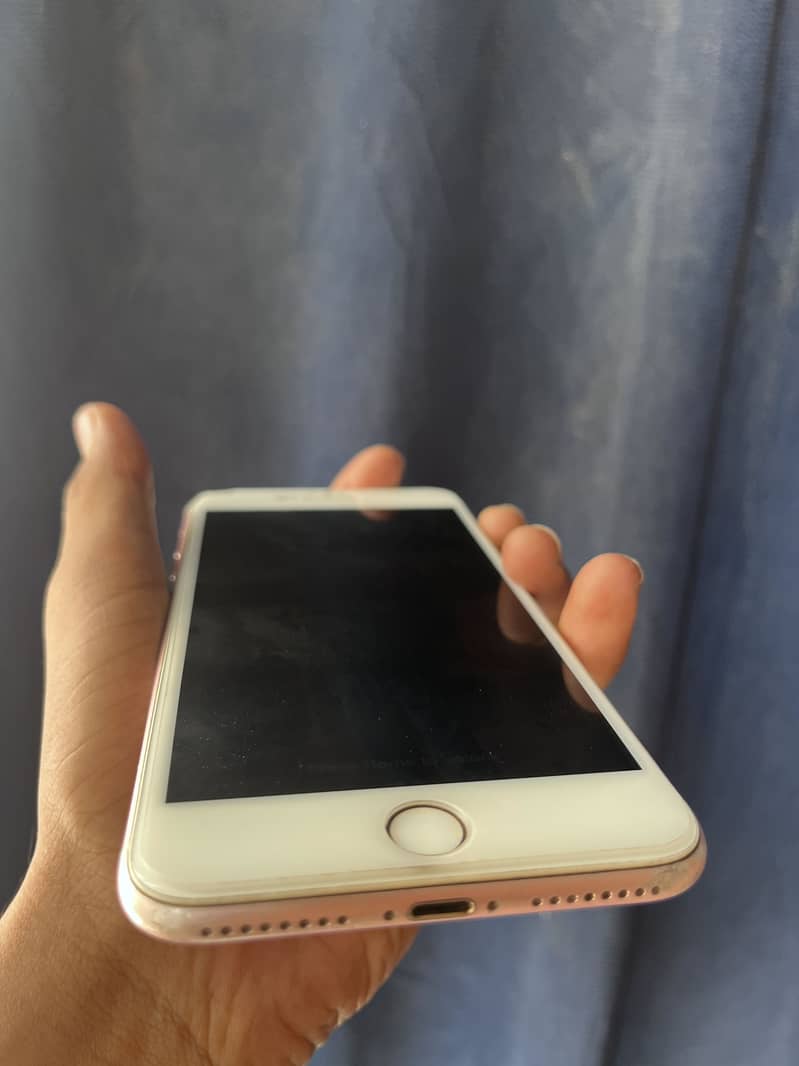 Apple iPhone 7 Plus 3