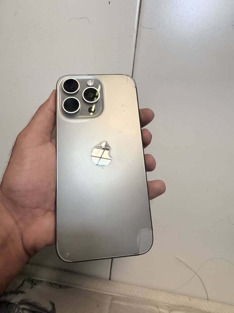 Apple iPhone 15 Pro Max 1