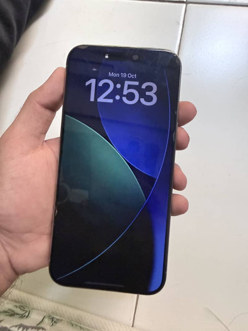 Apple iPhone 15 Pro Max 3