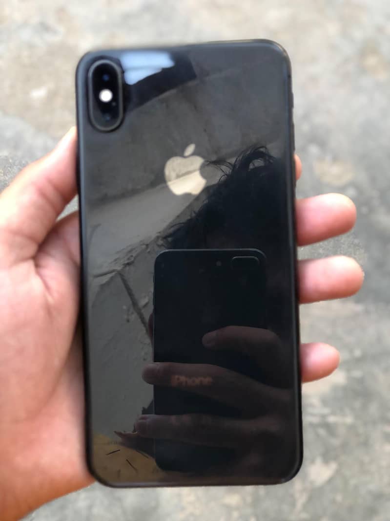 Apple iPhone Xmax 3