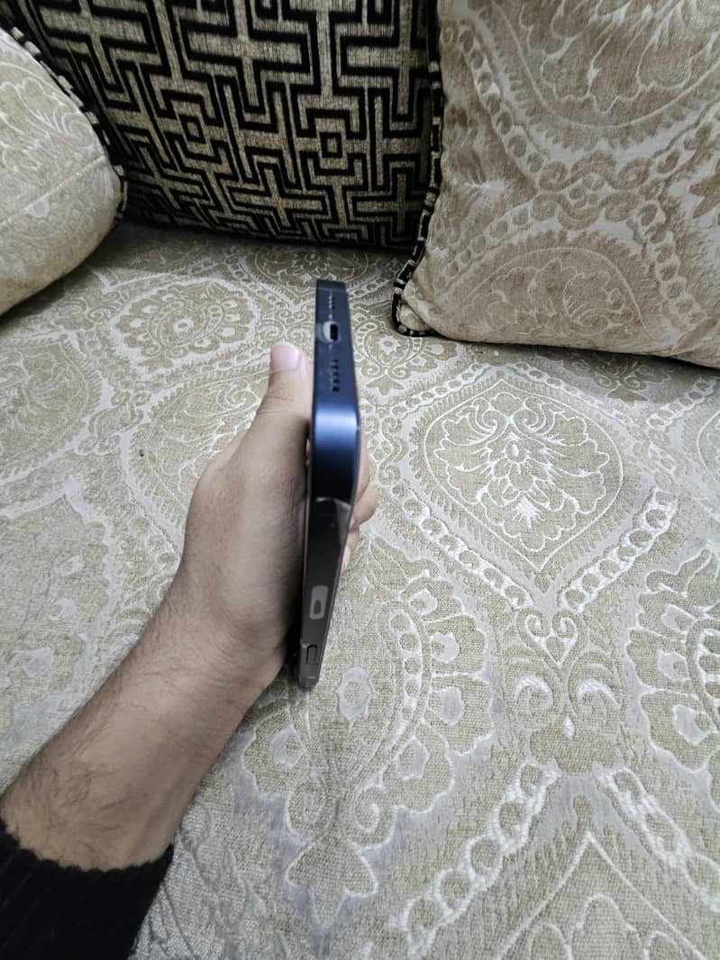 Apple iPhone 13 3