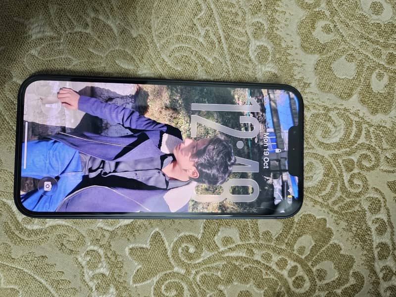 Apple iPhone 13 7