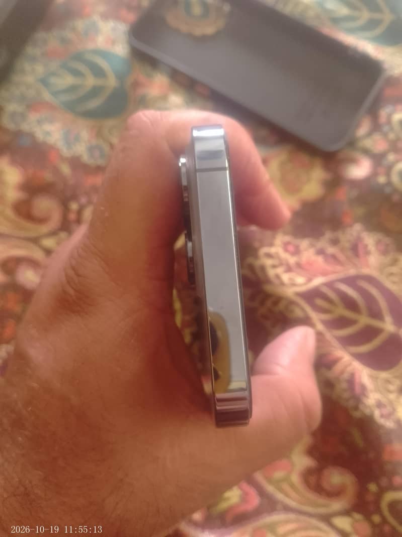Apple iPhone 13 Pro 2