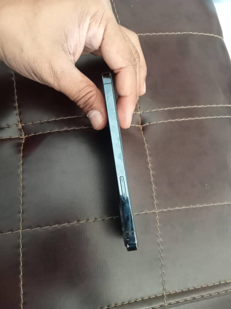 Apple iPhone 12 Pro 2