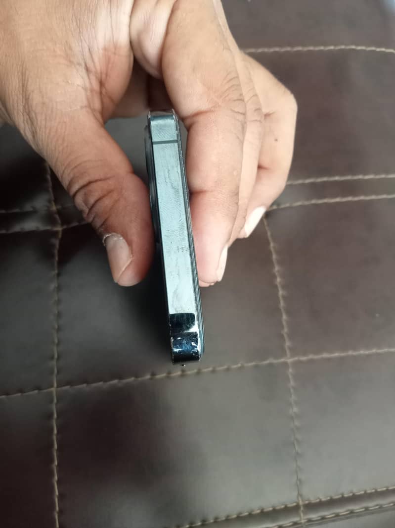 Apple iPhone 12 Pro 3