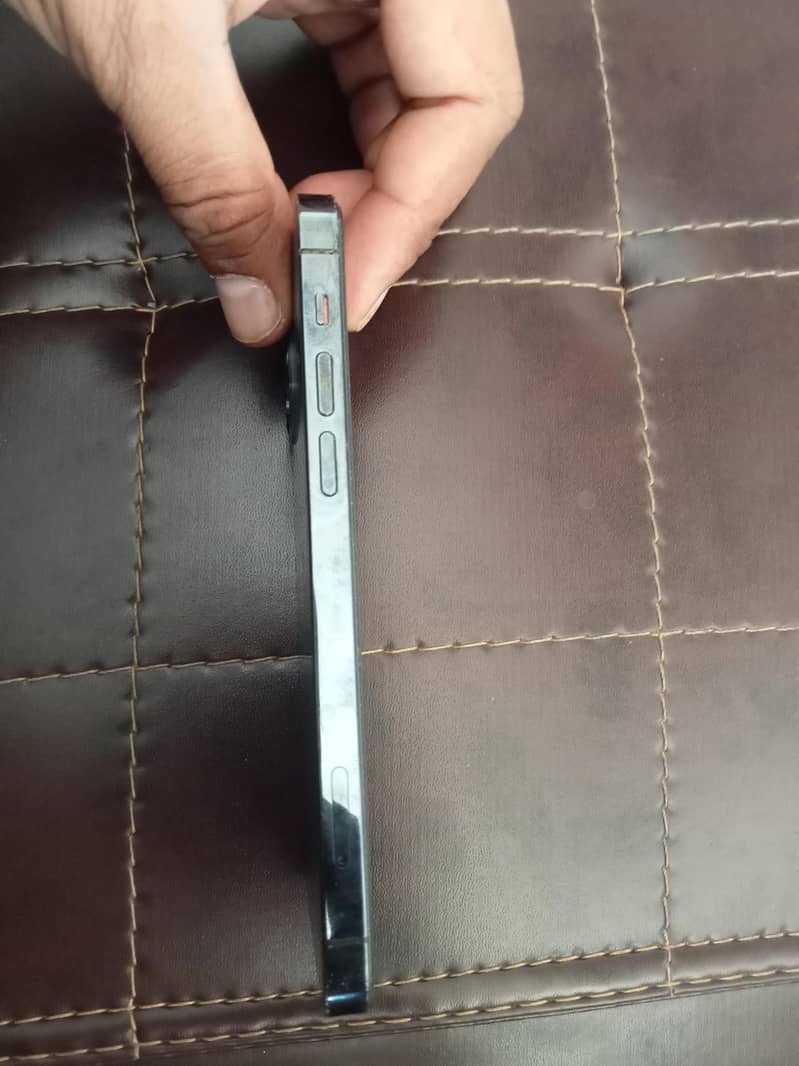 Apple iPhone 12 Pro 4