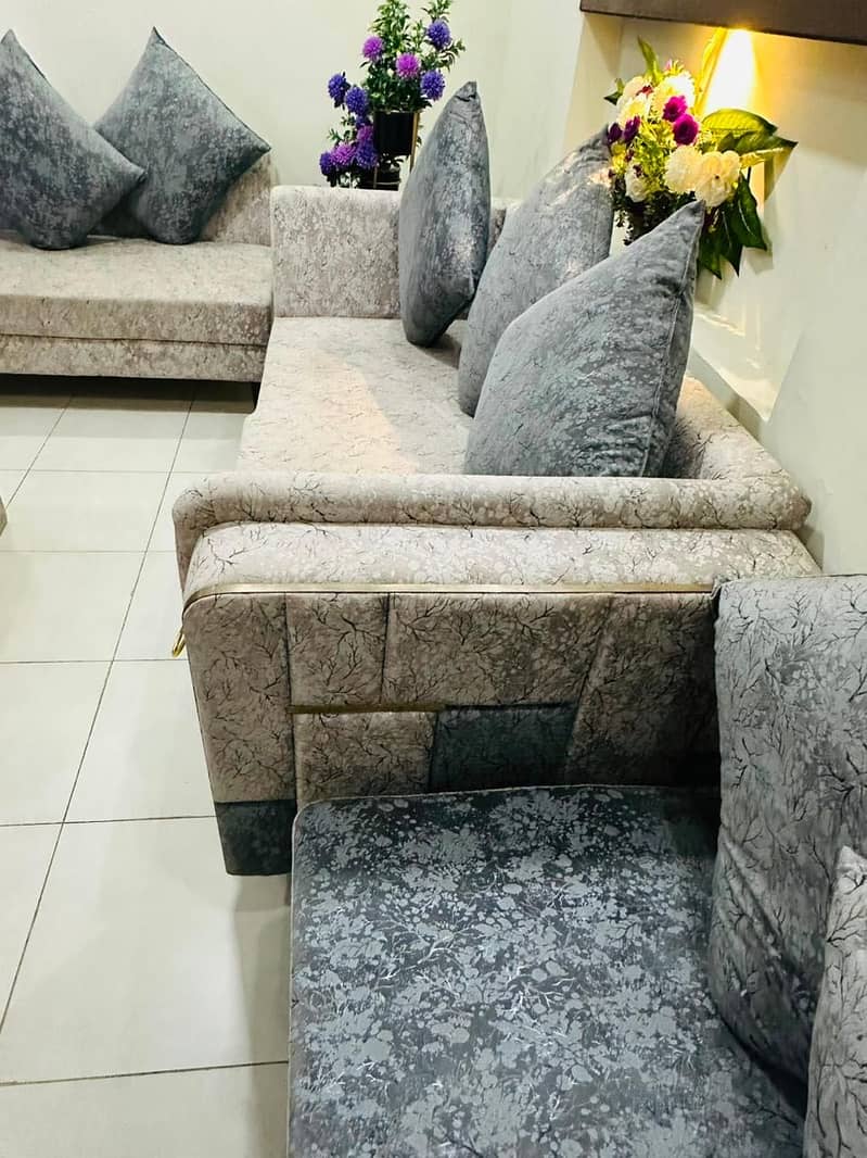 L shaped sofa with mini dining 1
