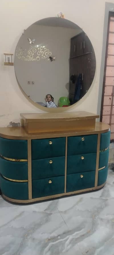 King size bed for sale with dressing table side table with out ma