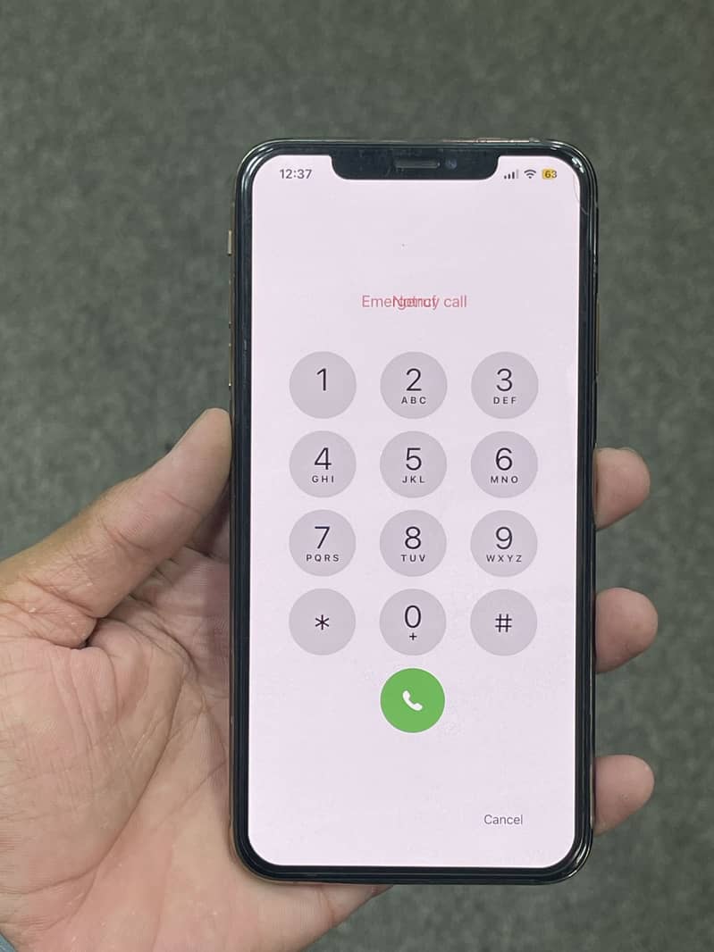 Apple iPhone XS Max 3