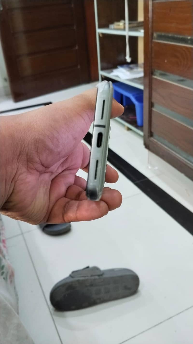 Google Pixel 8 3