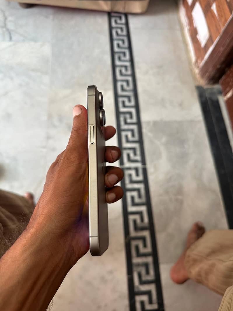 Apple iPhone 15 Pro Max 5