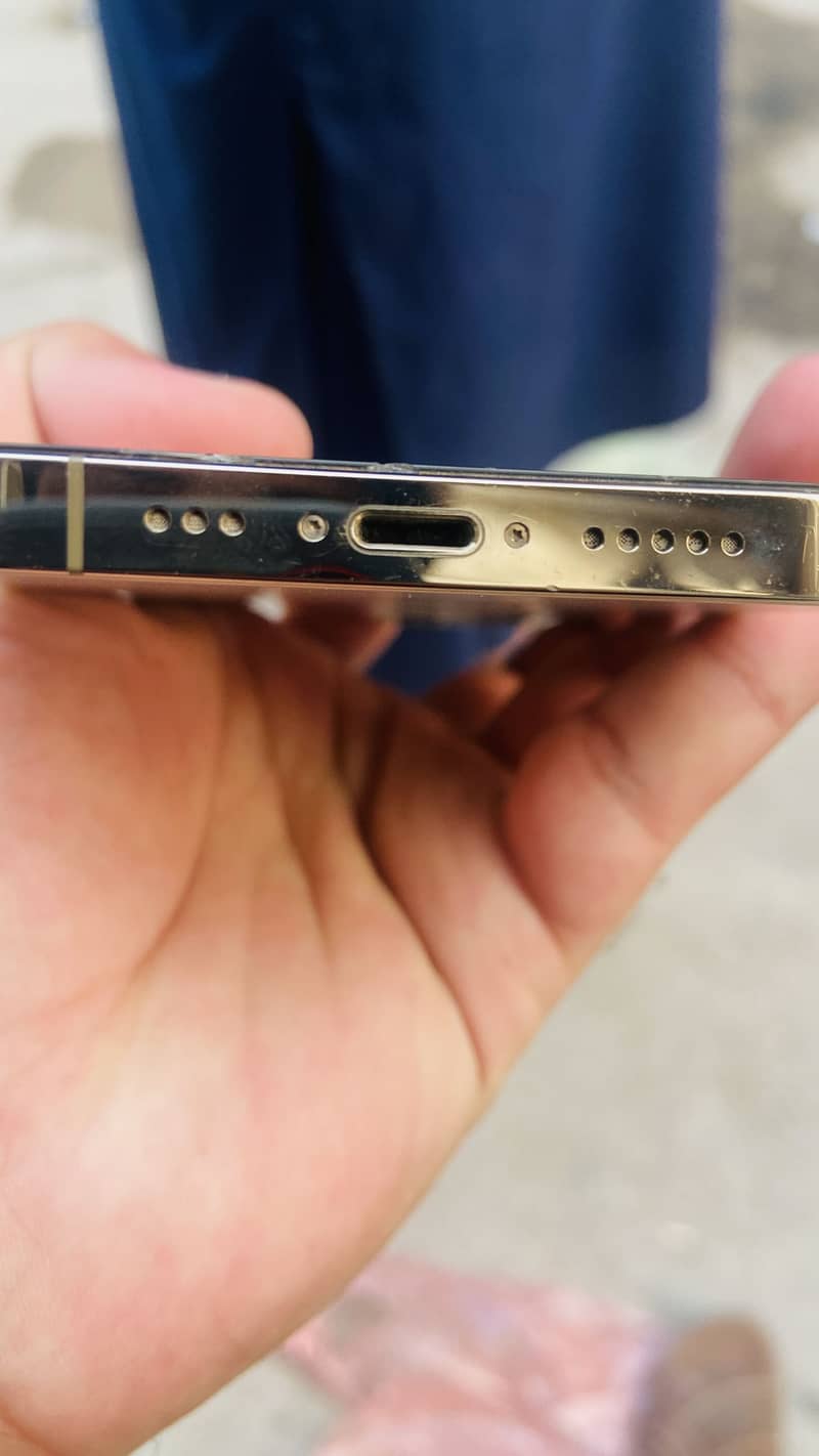 Apple iPhone 12 Pro 3