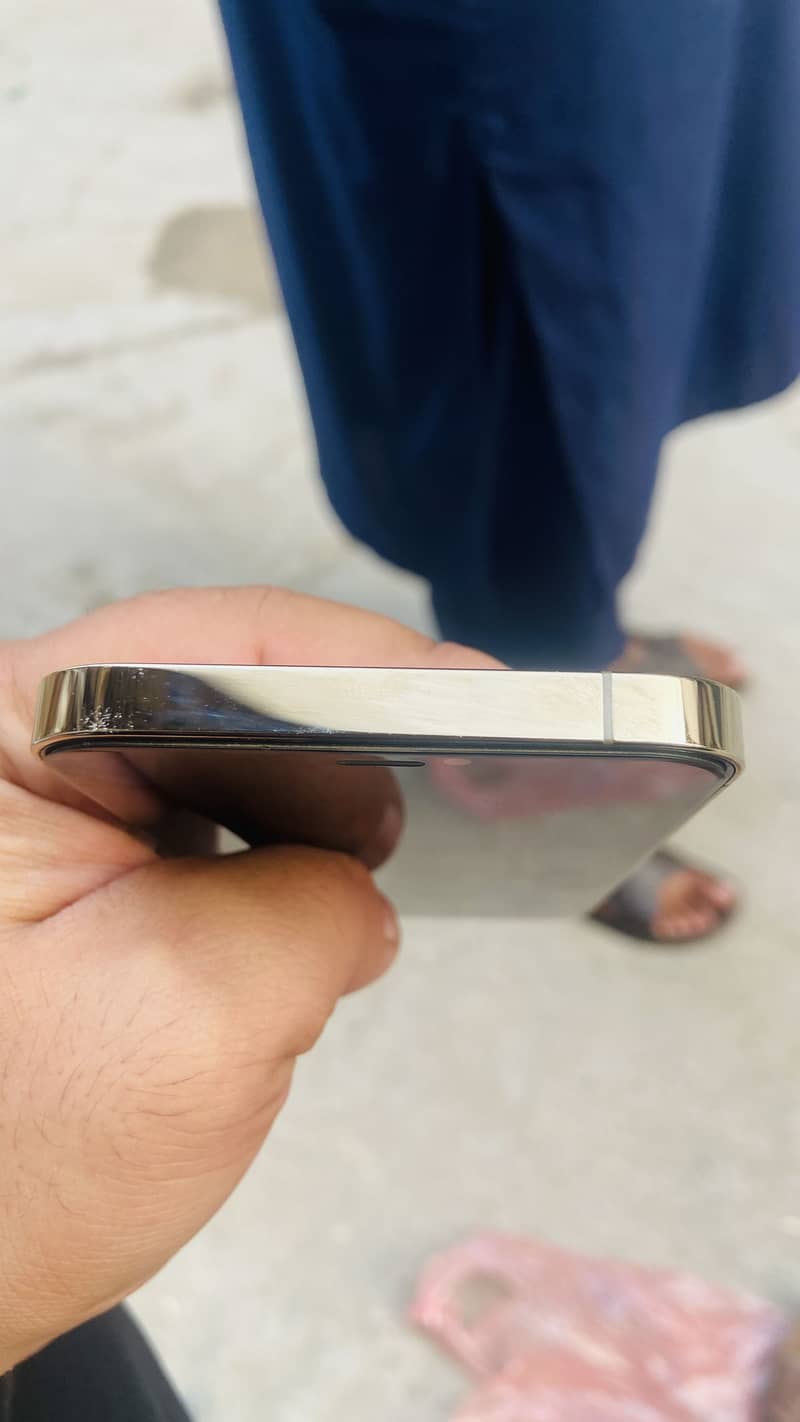 Apple iPhone 12 Pro 4