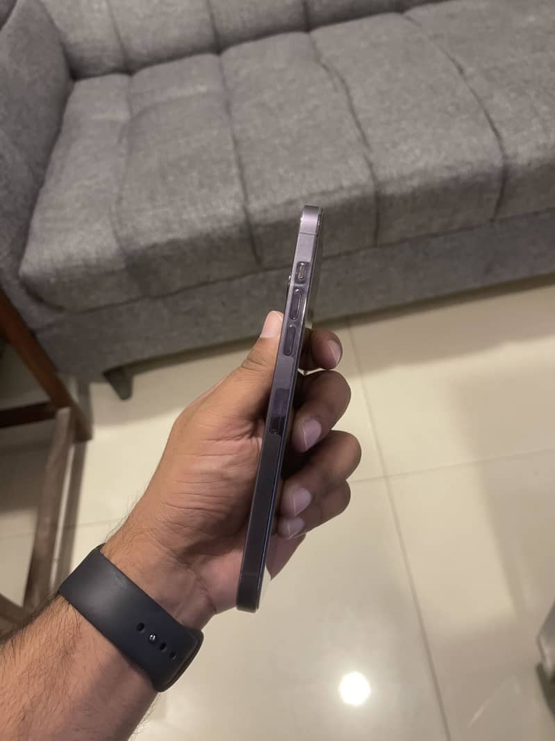 Apple iPhone 14 Pro Max 4