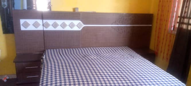 slam Bhai king size bed with out matres with dressing all ok sale