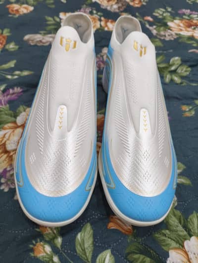 football shoes brand new grippers