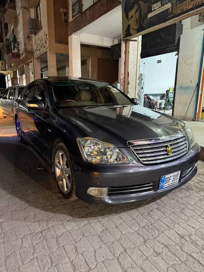 Toyota Crown Royal Saloon G 2006 – Full Option | Islamabad Registered