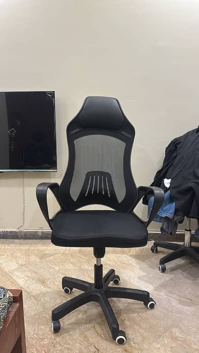 Reclinable Office Chair with Height Adjustment