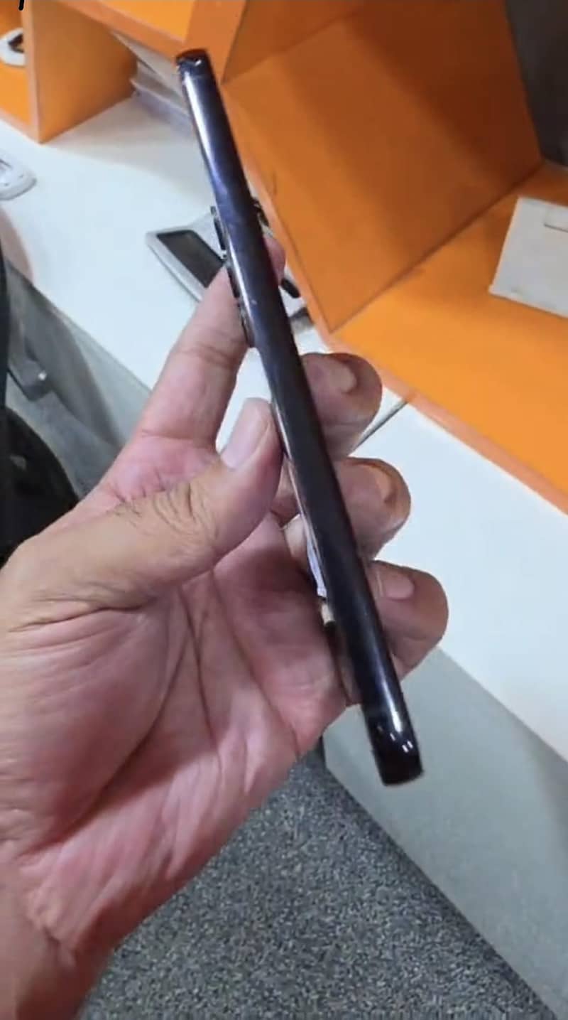 Samsung Mobile S23 Plus 2