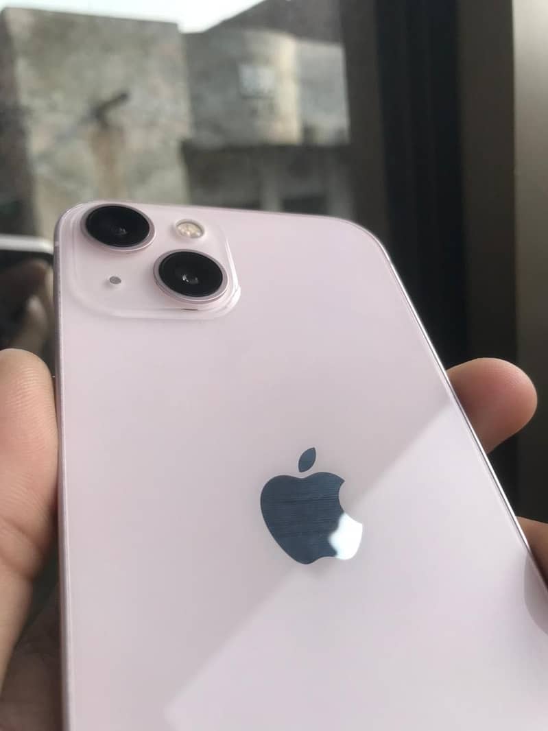 Apple iPhone 13 1