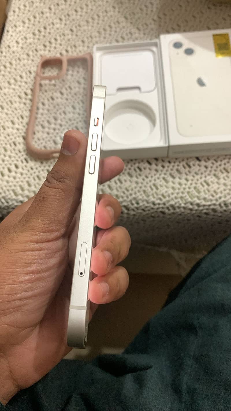 Apple iPhone 13 2