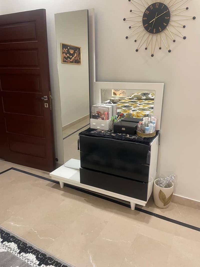 Bed and side table and mirror 3