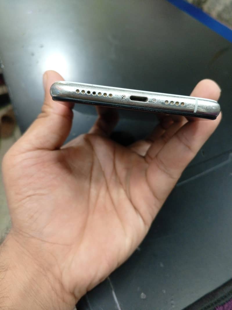 Apple iPhone XS Max 1