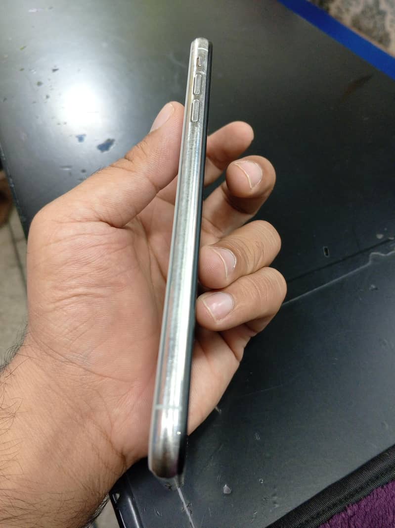 Apple iPhone XS Max 2