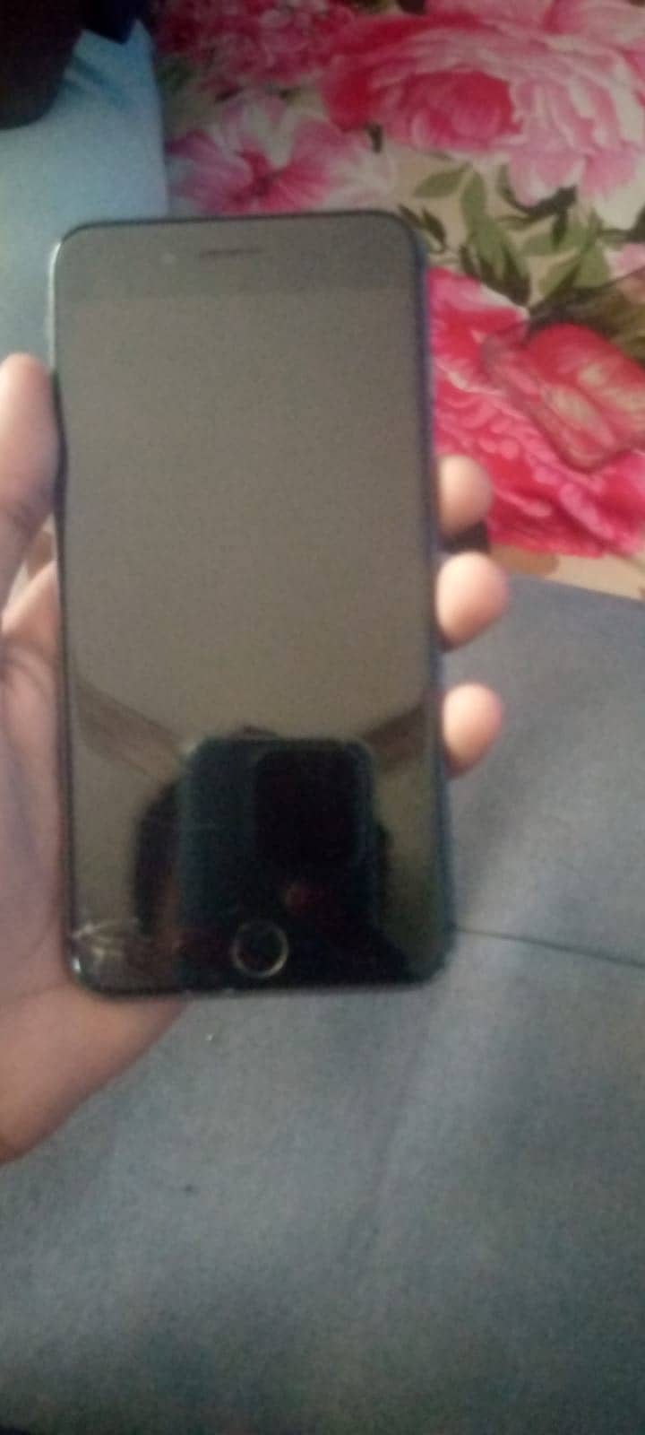 Apple iPhone 8 Plus 1