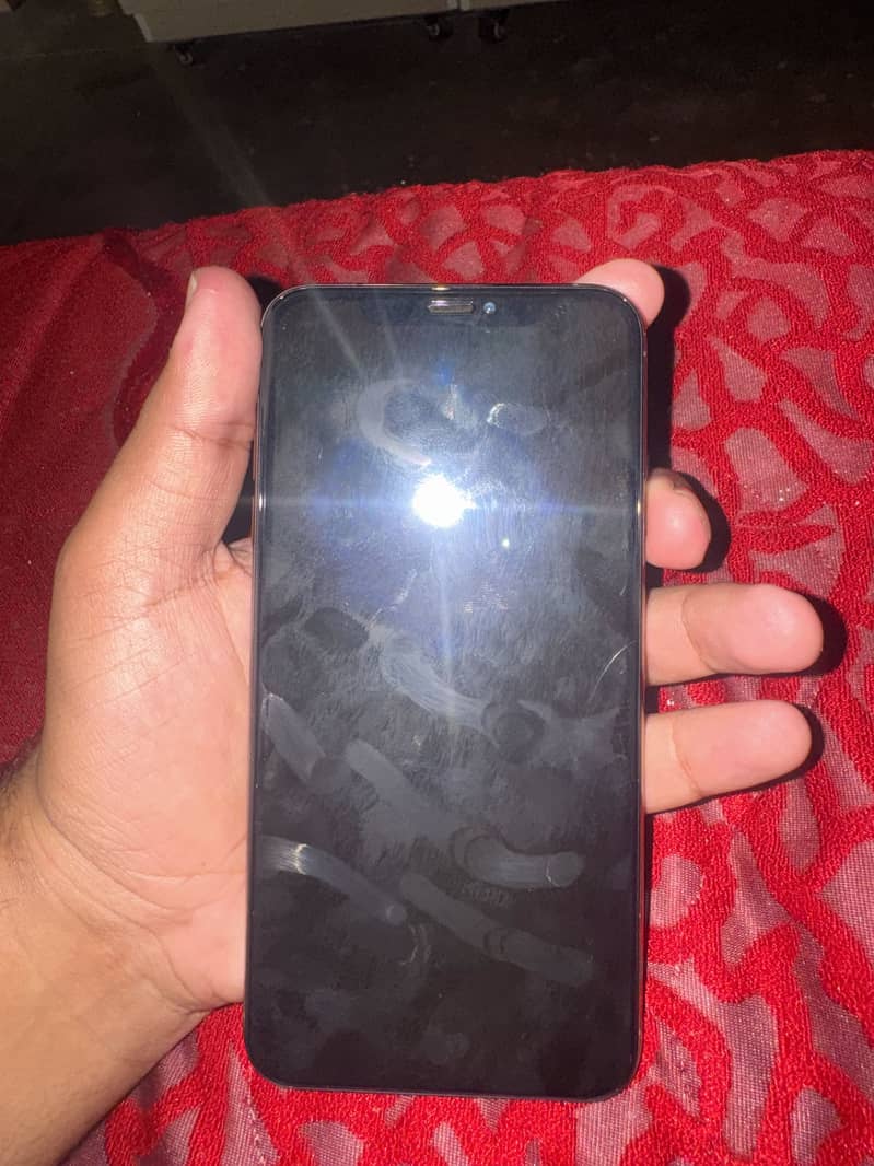 Apple iPhone XS Max 0