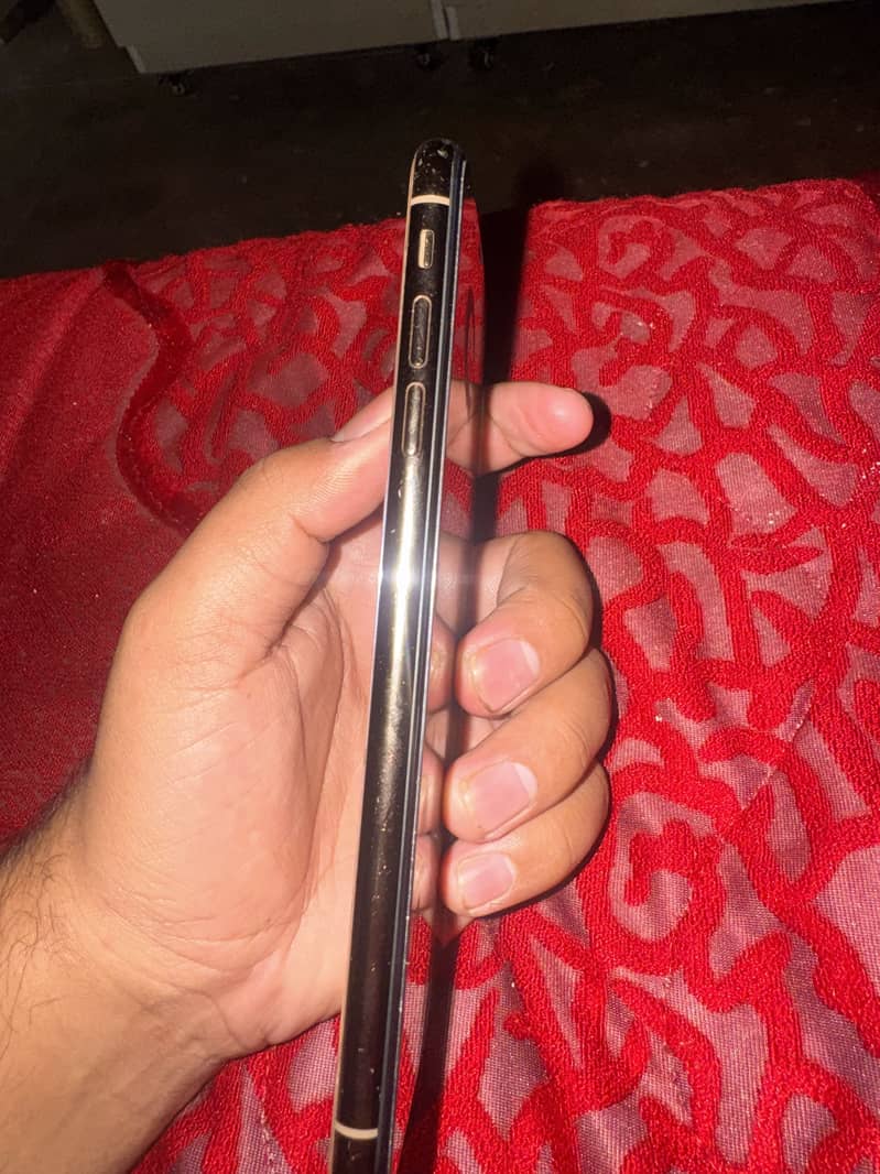 Apple iPhone XS Max 1