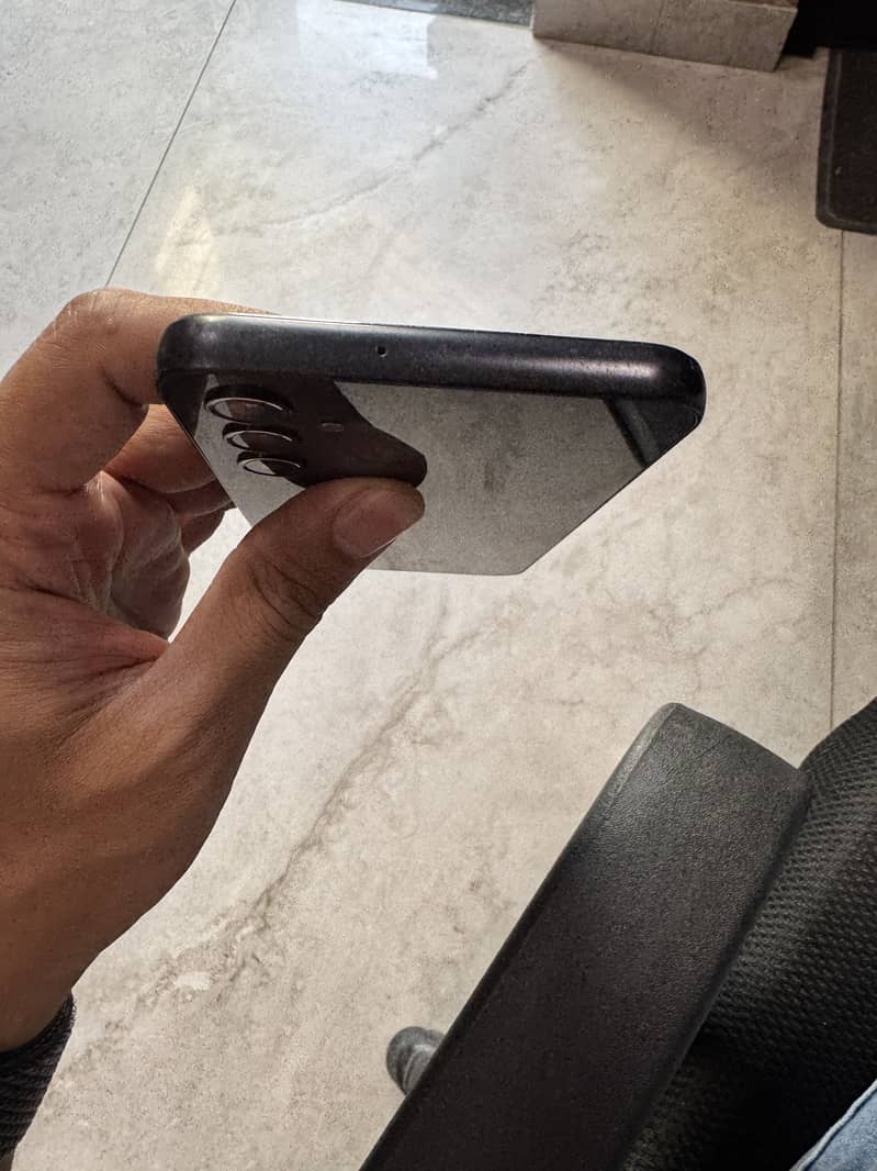 Samsung A24 panel 3