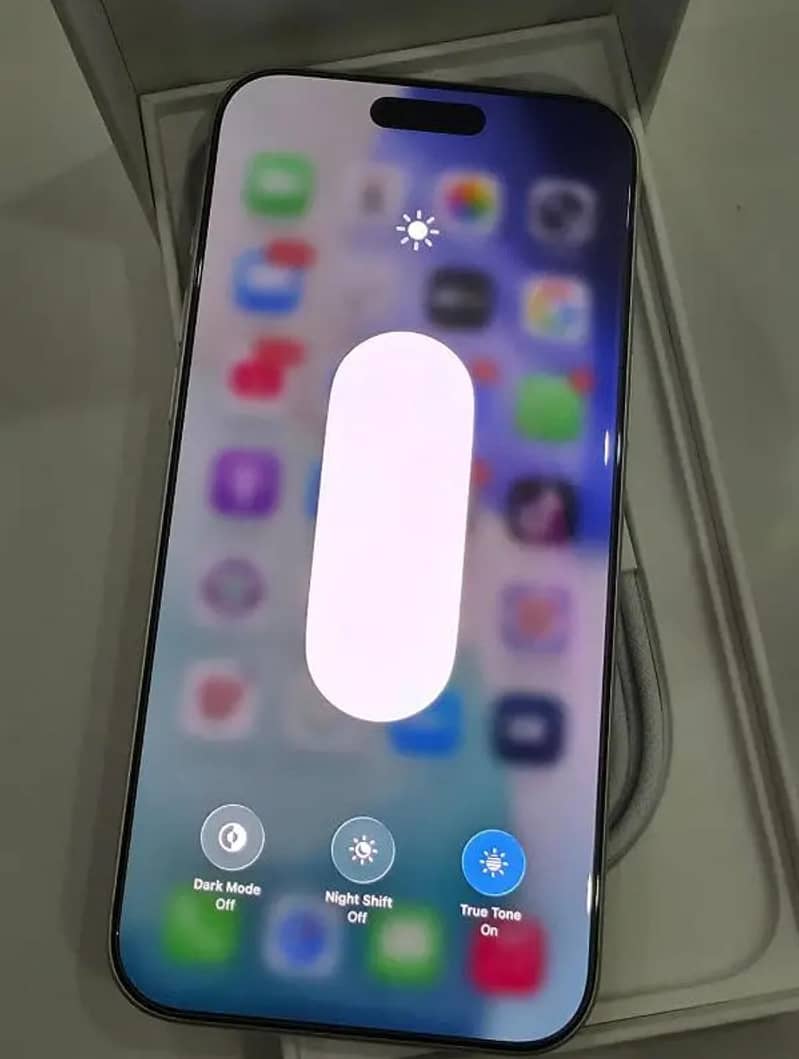 Apple iPhone 17 Pro Max 1