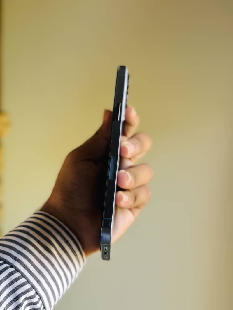 Apple iPhone 13 Pro Max 1