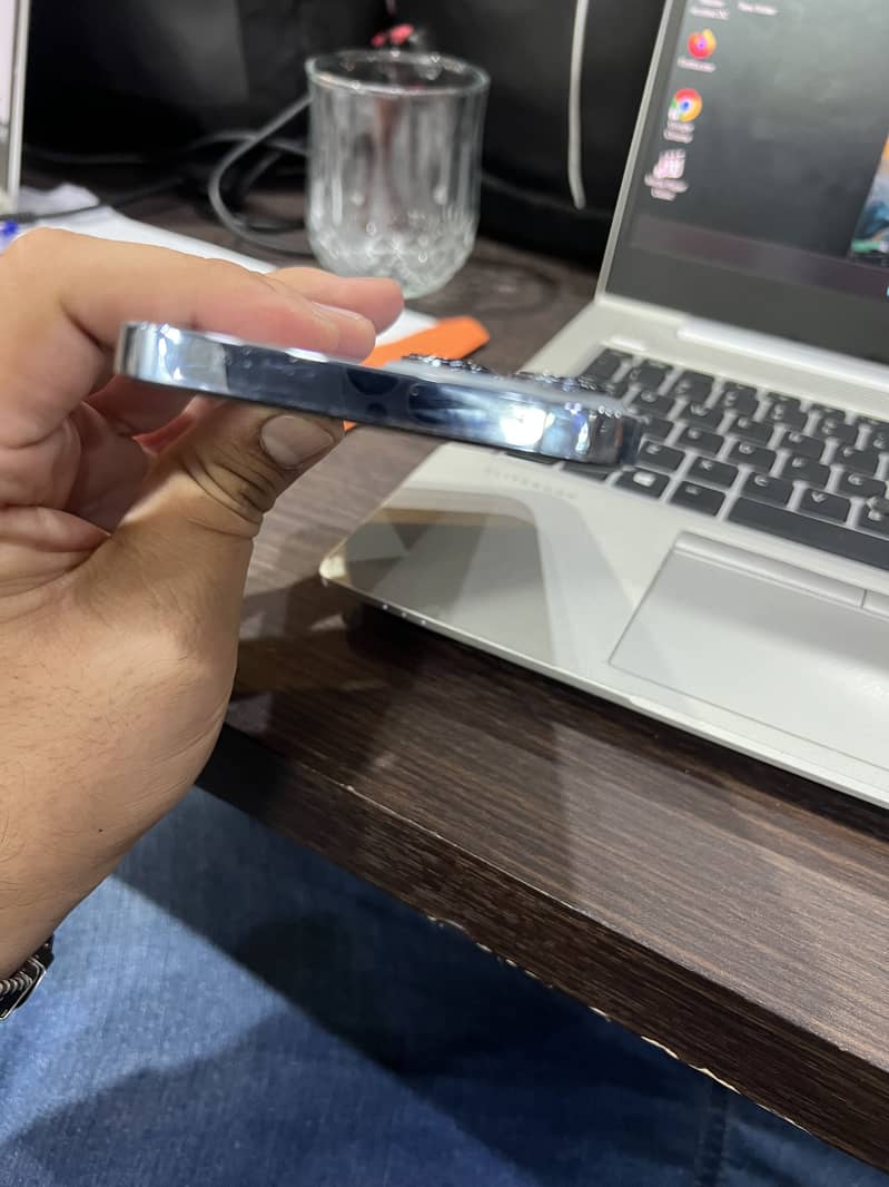 Apple iPhone 13 Pro Max 0
