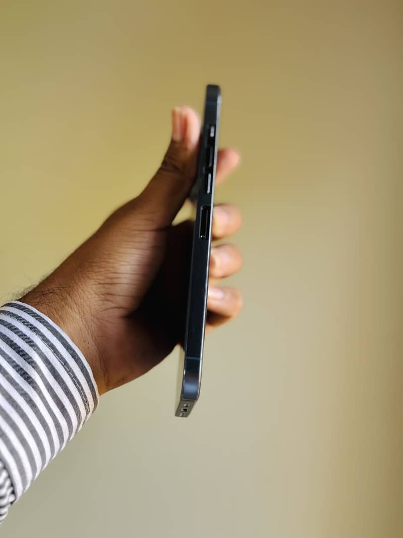 Apple iPhone 13 Pro Max 4