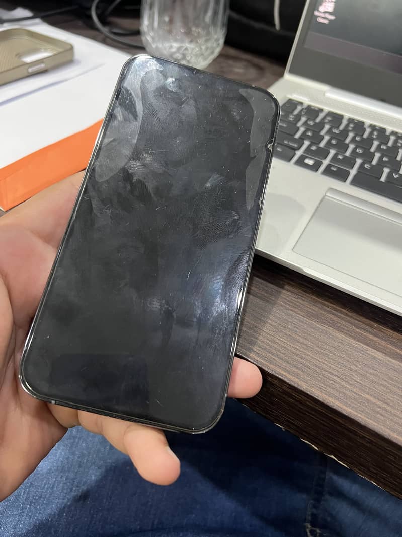 Apple iPhone 13 Pro Max 4